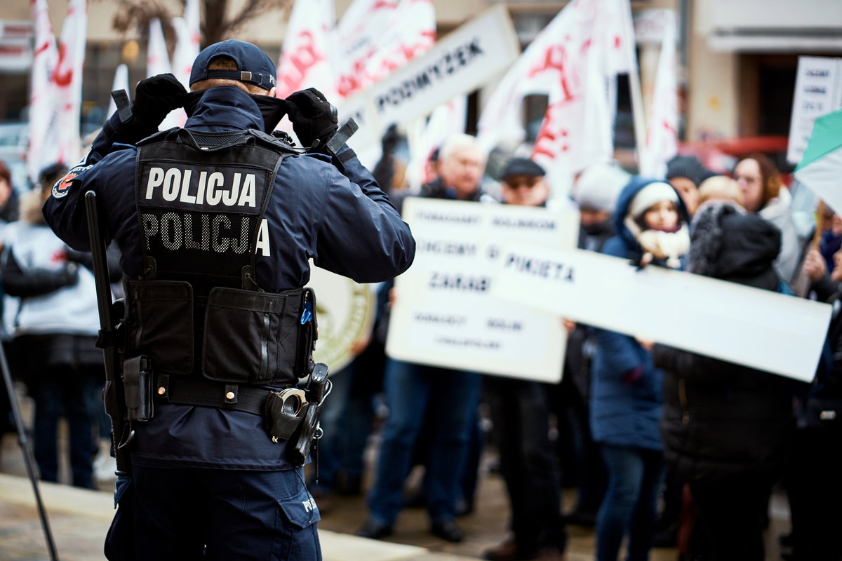protesty antycovidowców