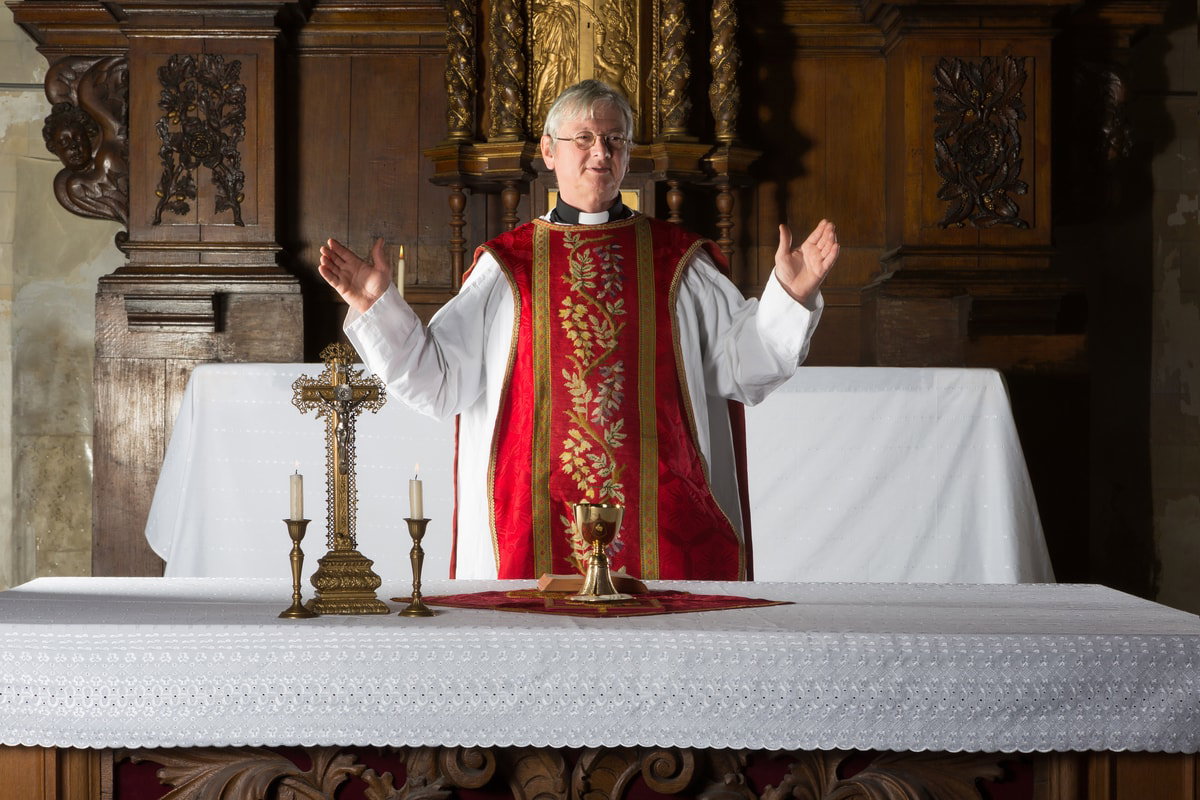 ksiądz mówi le mamy rodzić dzieci