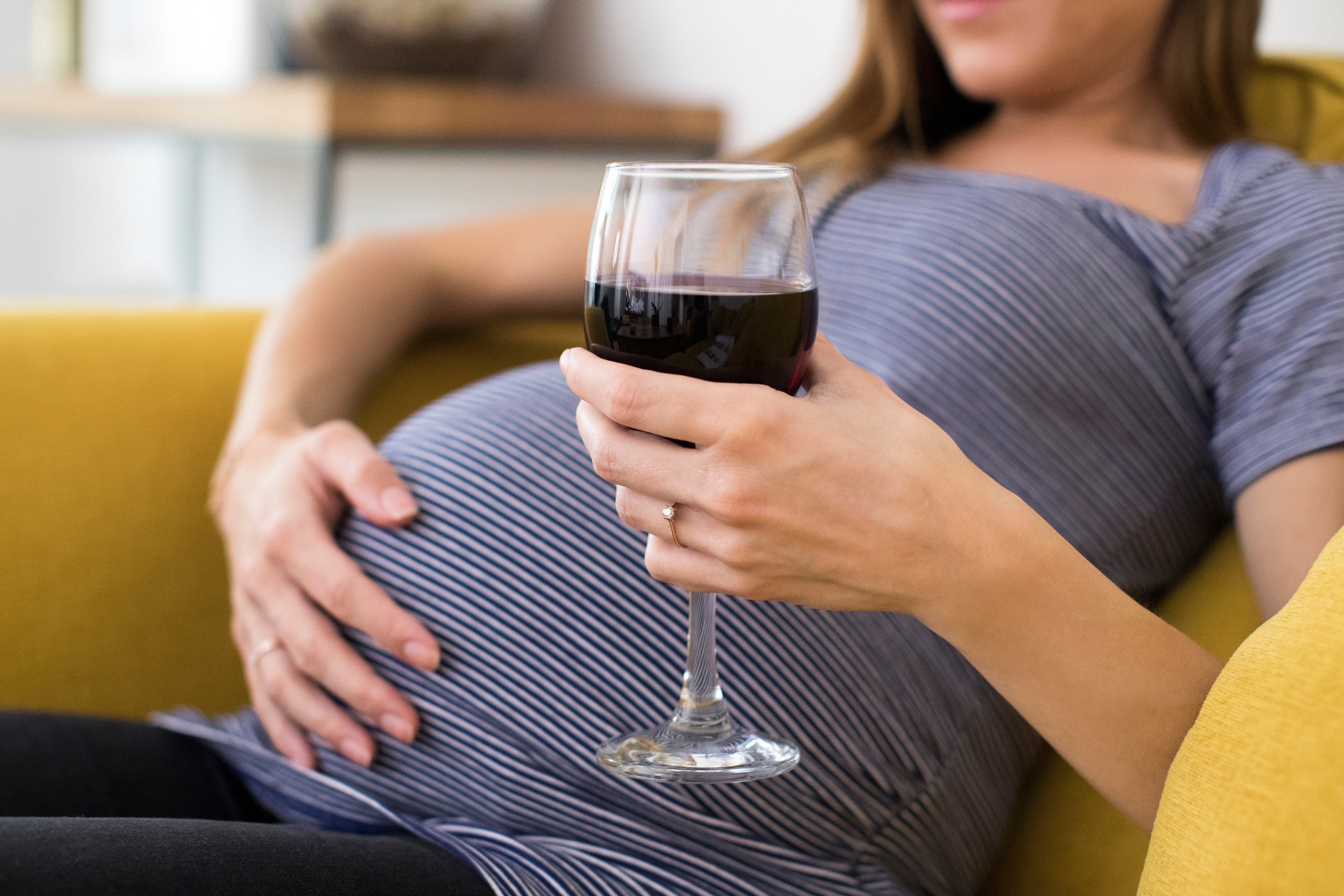 Większość Polek pije alkohol w ciąży