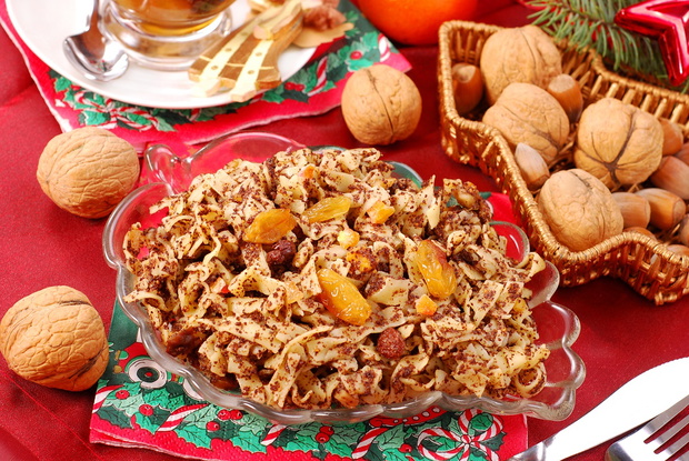 christmas noodles with poppy seeds