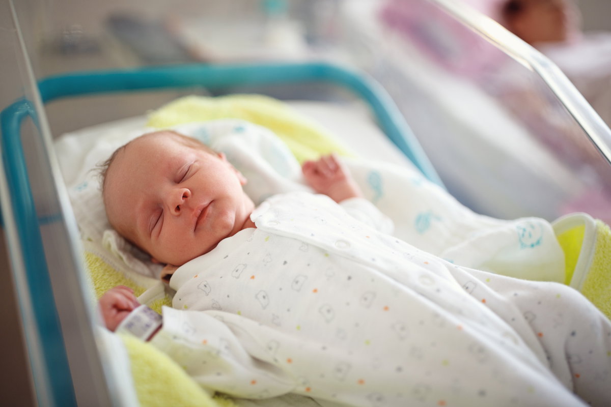 Wiktoria, jako pierwsza z pięcioraczków, opuszcza szpital