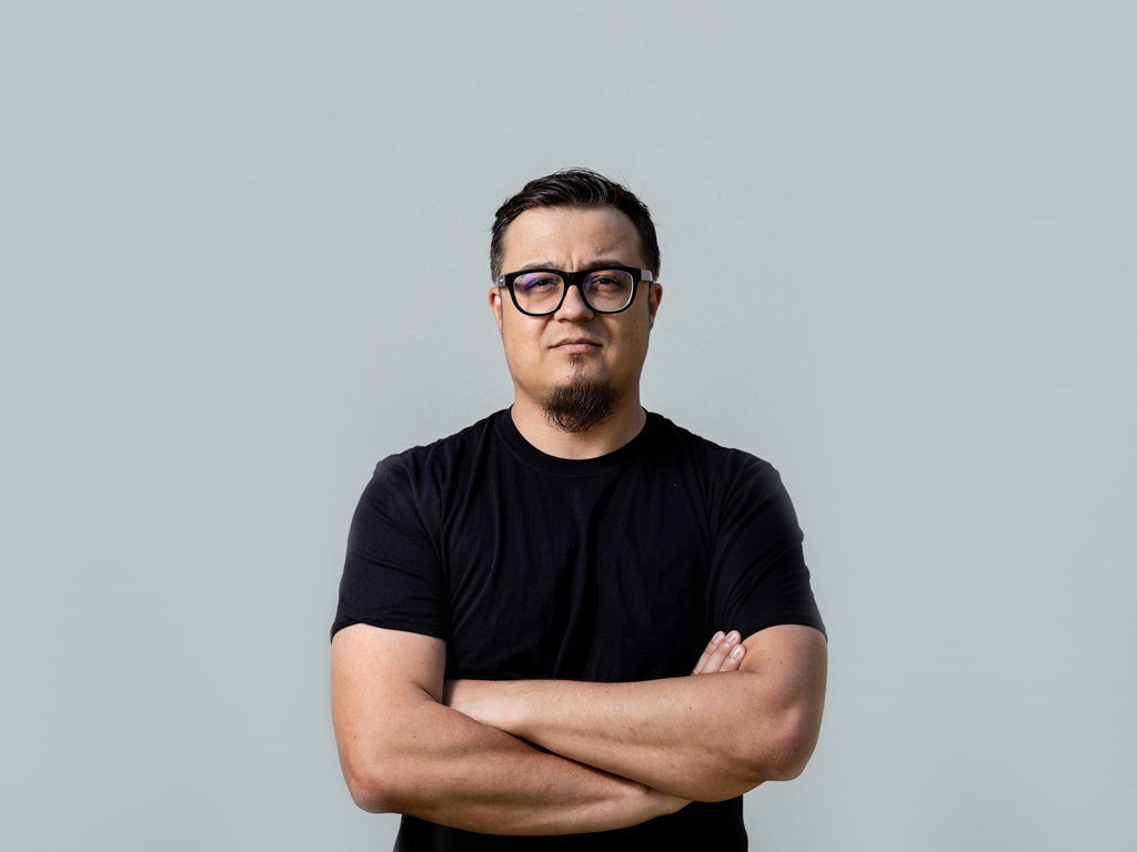 bloger ZUCH, Maciej Mazurek