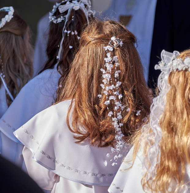 The first Holy Communion - girl's hair ornaments