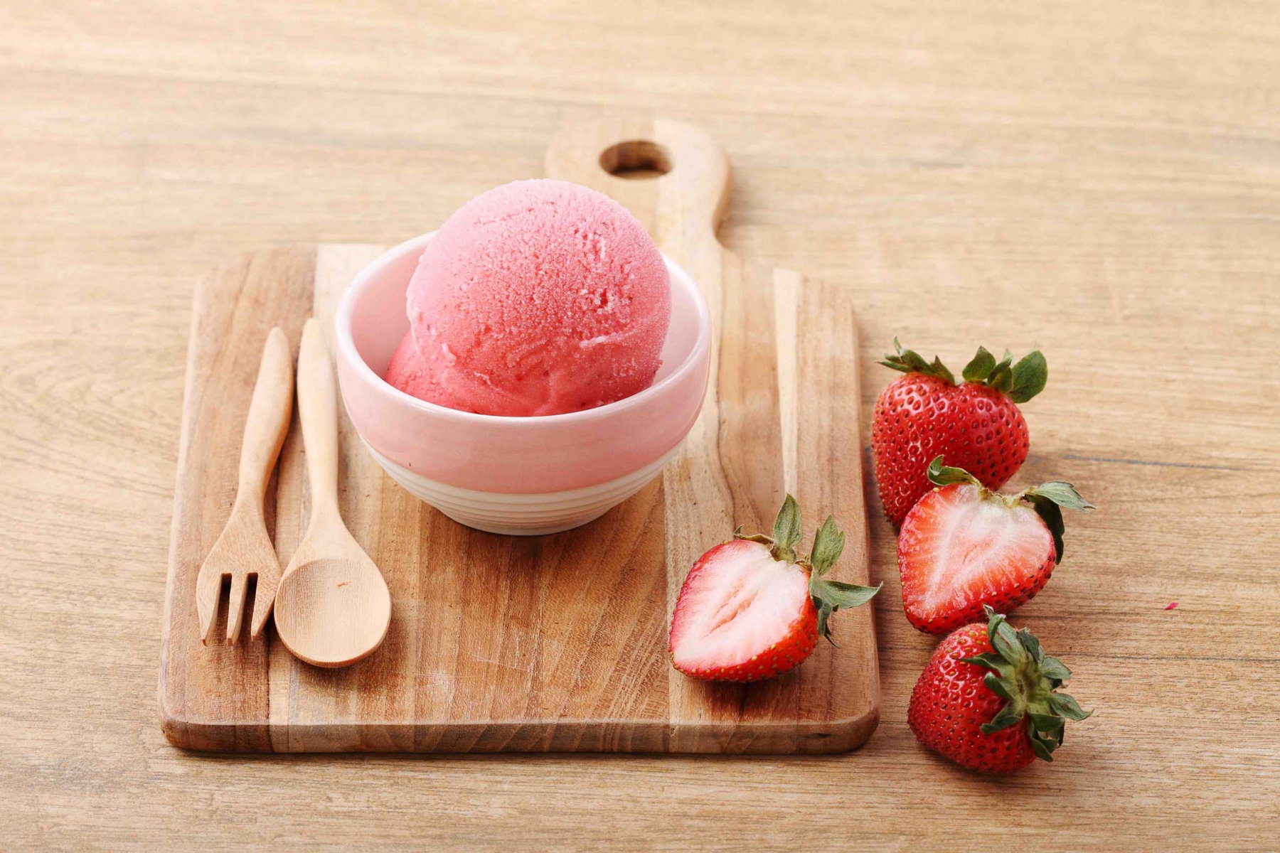 Lody truskawkowe