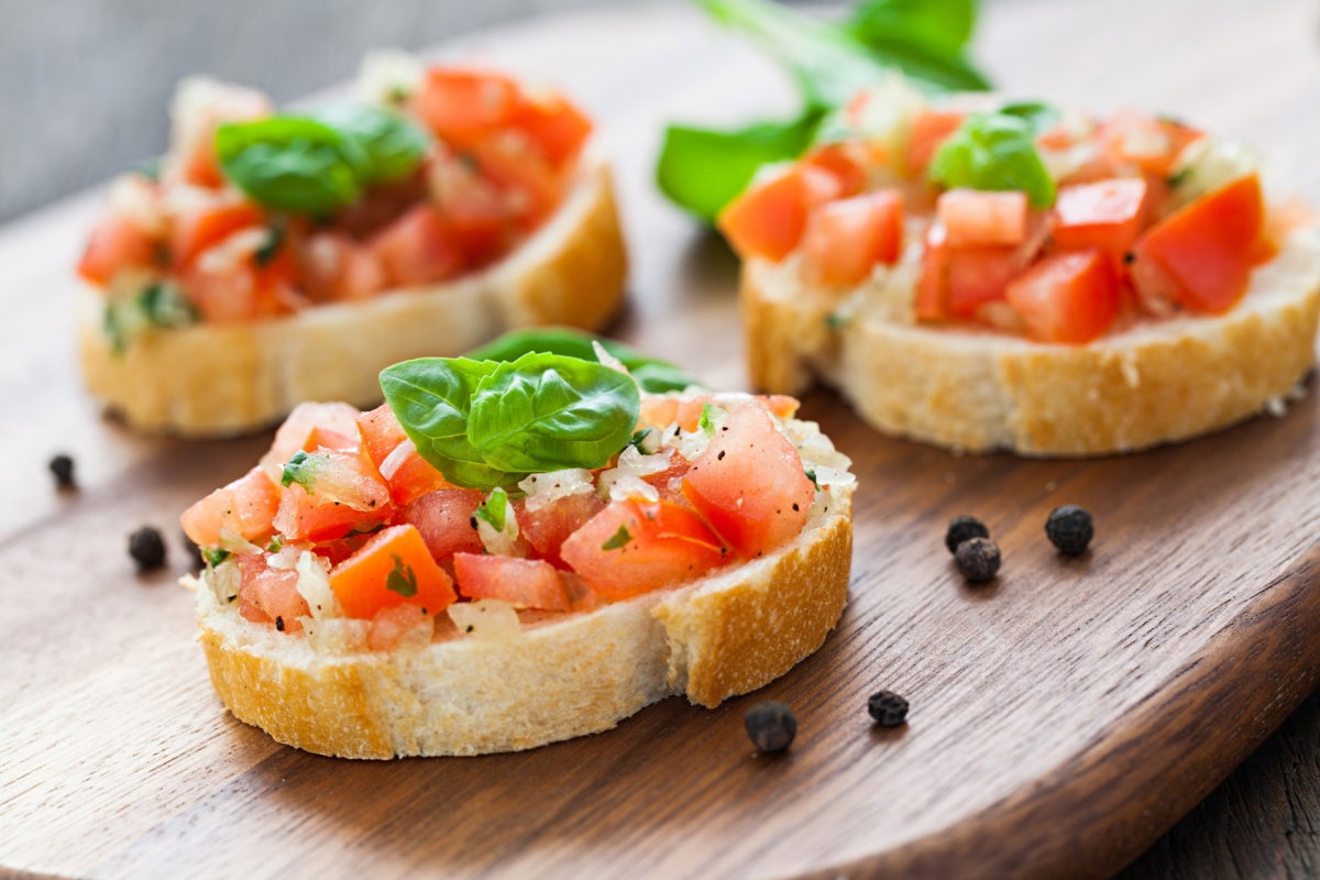 bruschetta, pomidory, grzanki, kanapki