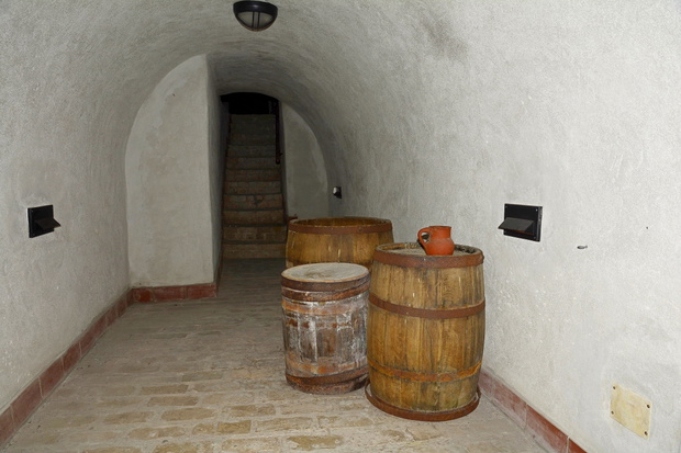 Lublin underground track. The route passes through 14 exhibition halls. Models of medieval Lublin, former merchants' warehouses and a multimedia theater dedicated to the Great Fire of 1719.