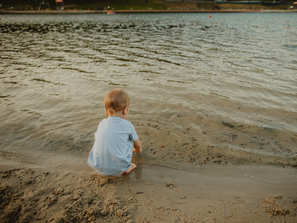 dziecko na plaży