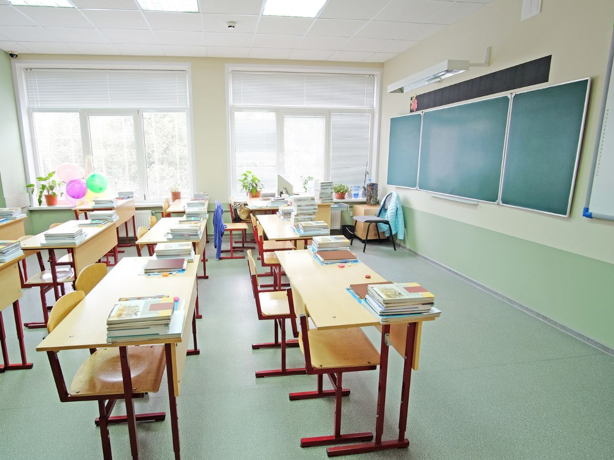 pusta klasa w szkole