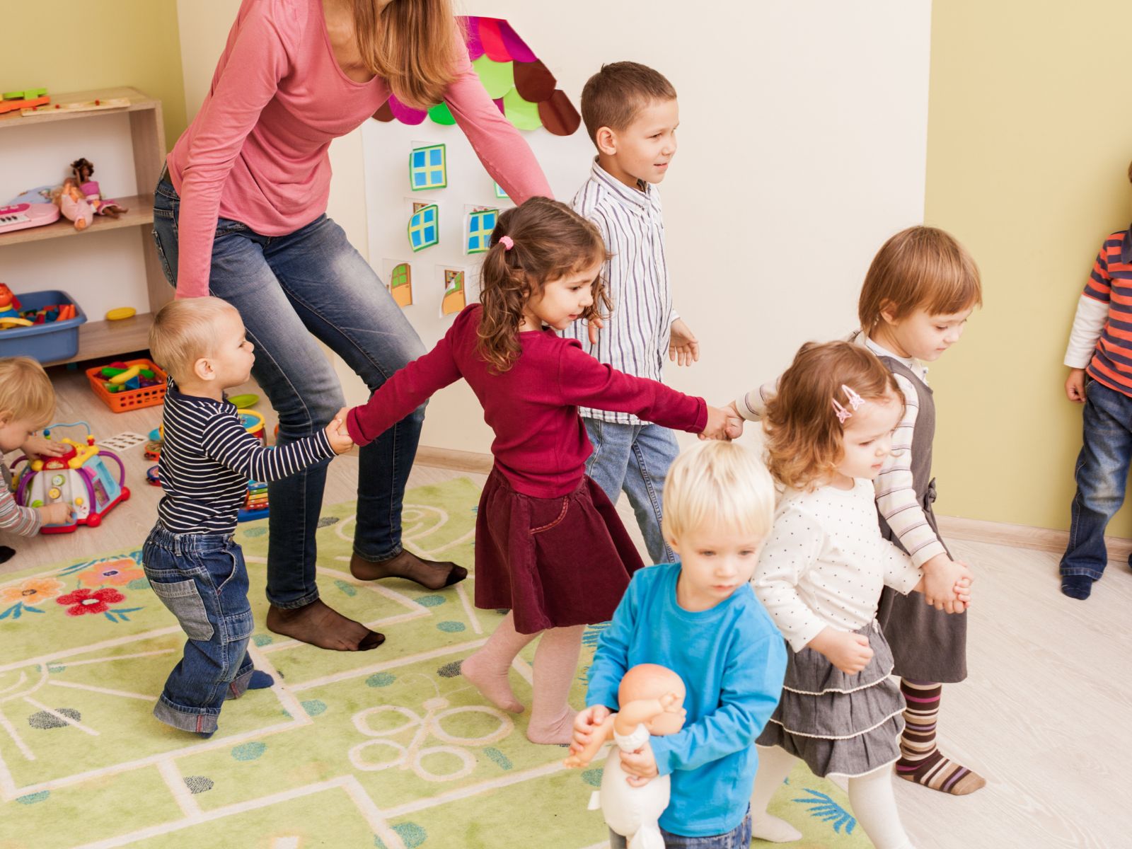 dziecko chodzi do państwowego przedszkola