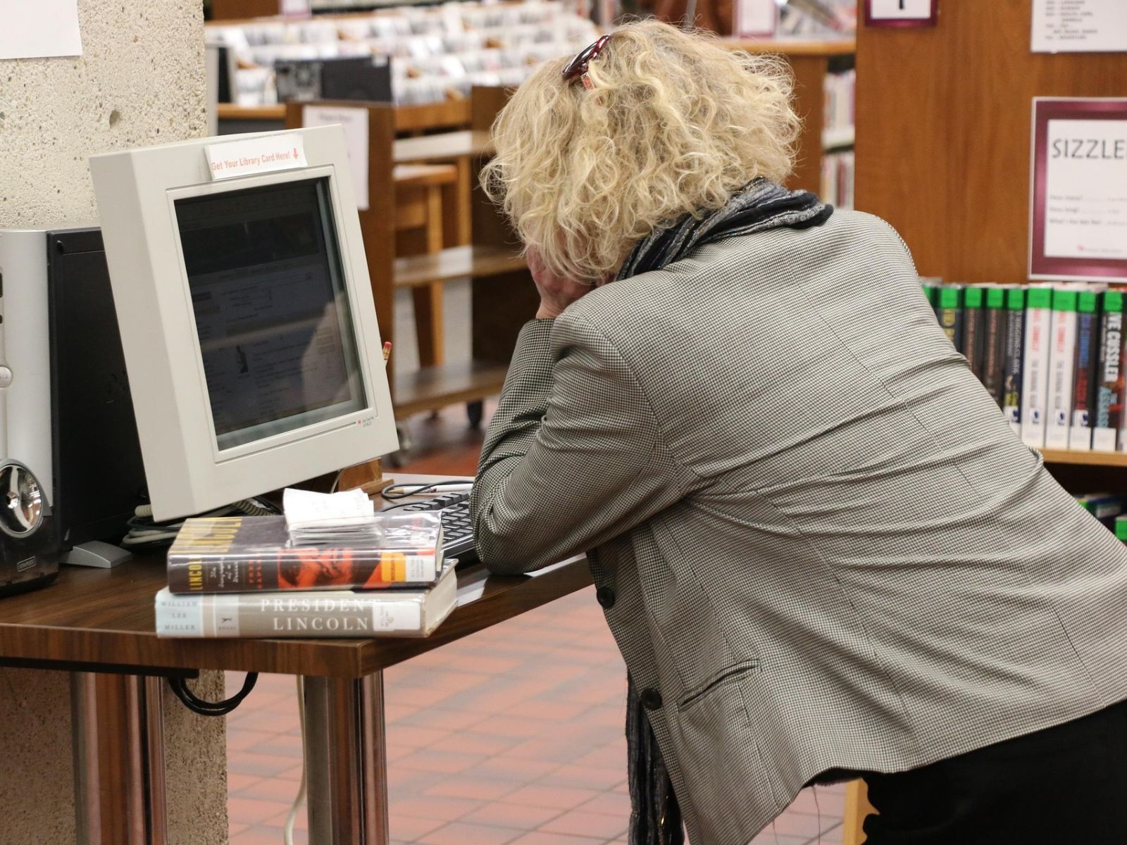 nauczycielka bibliotekarka w szkole