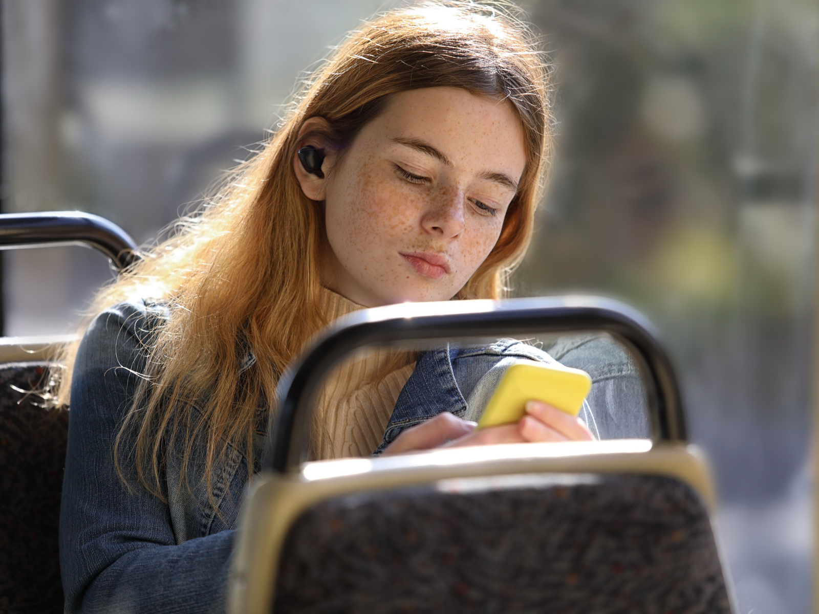 nastolatka w autobusie
