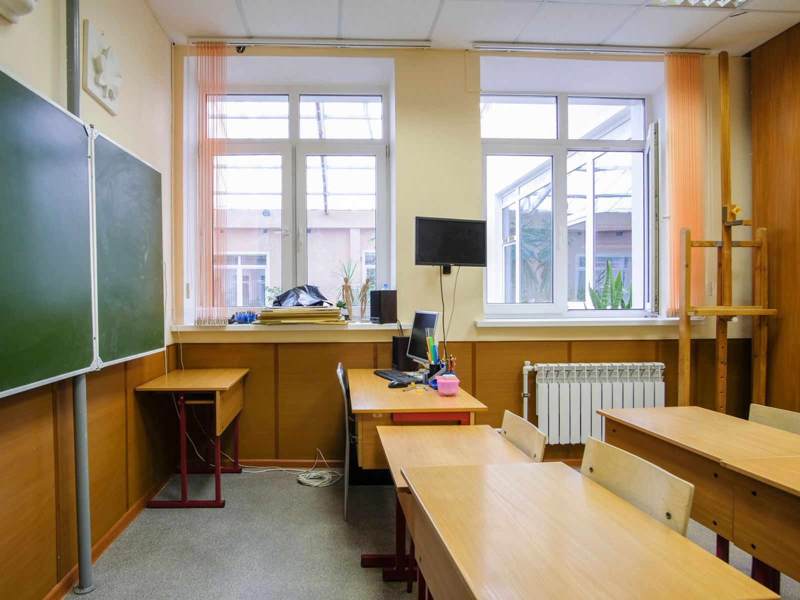 pusta klasa w szkole