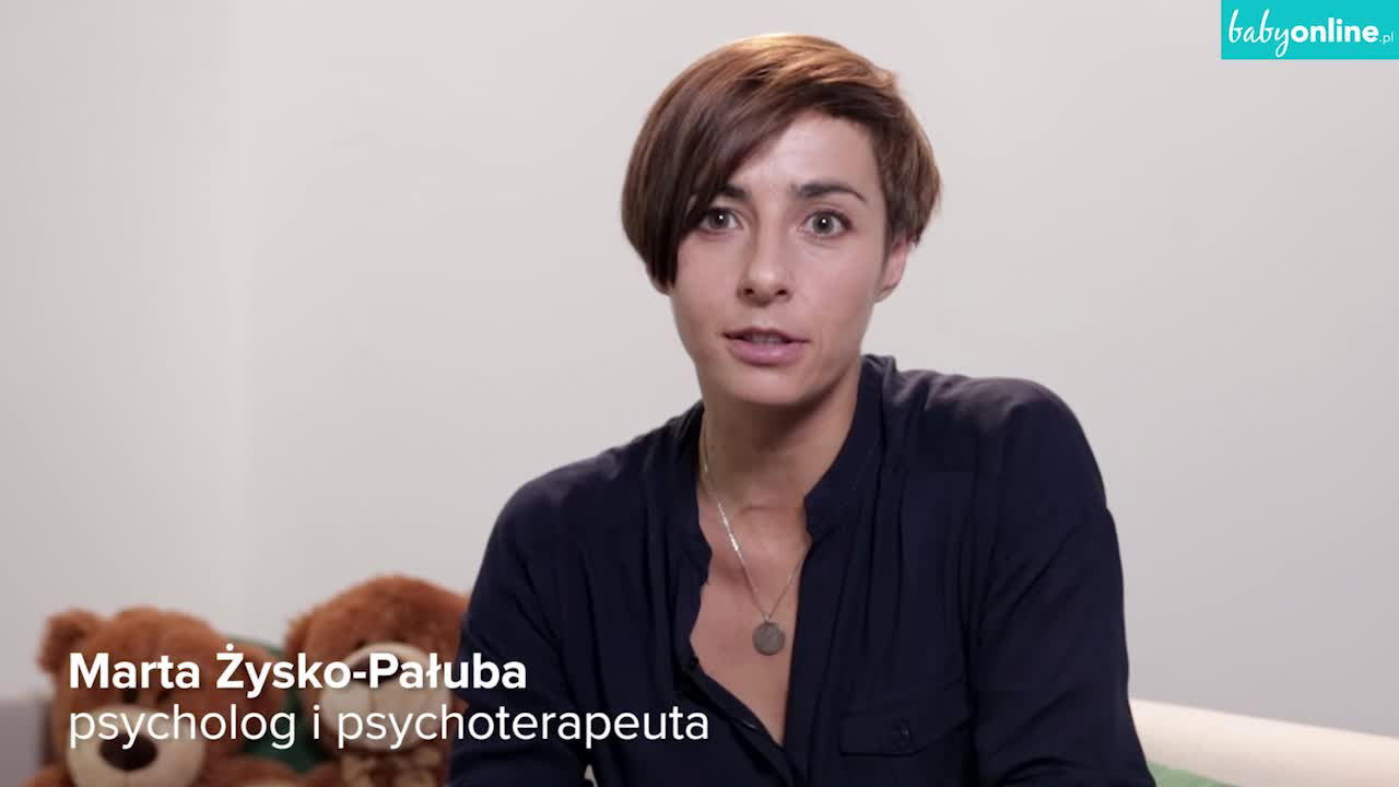 Jak pomagać dziecku w nauce chodzenia? - film