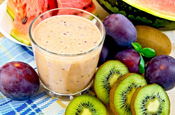koktajl, śliwki, kiwi