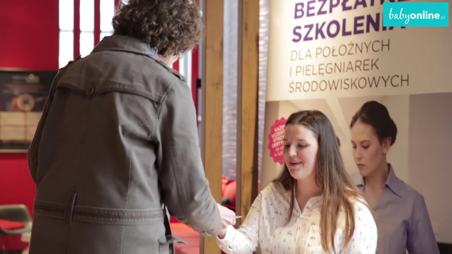 Bezpłatne szkolenia dla położnych – relacja wideo