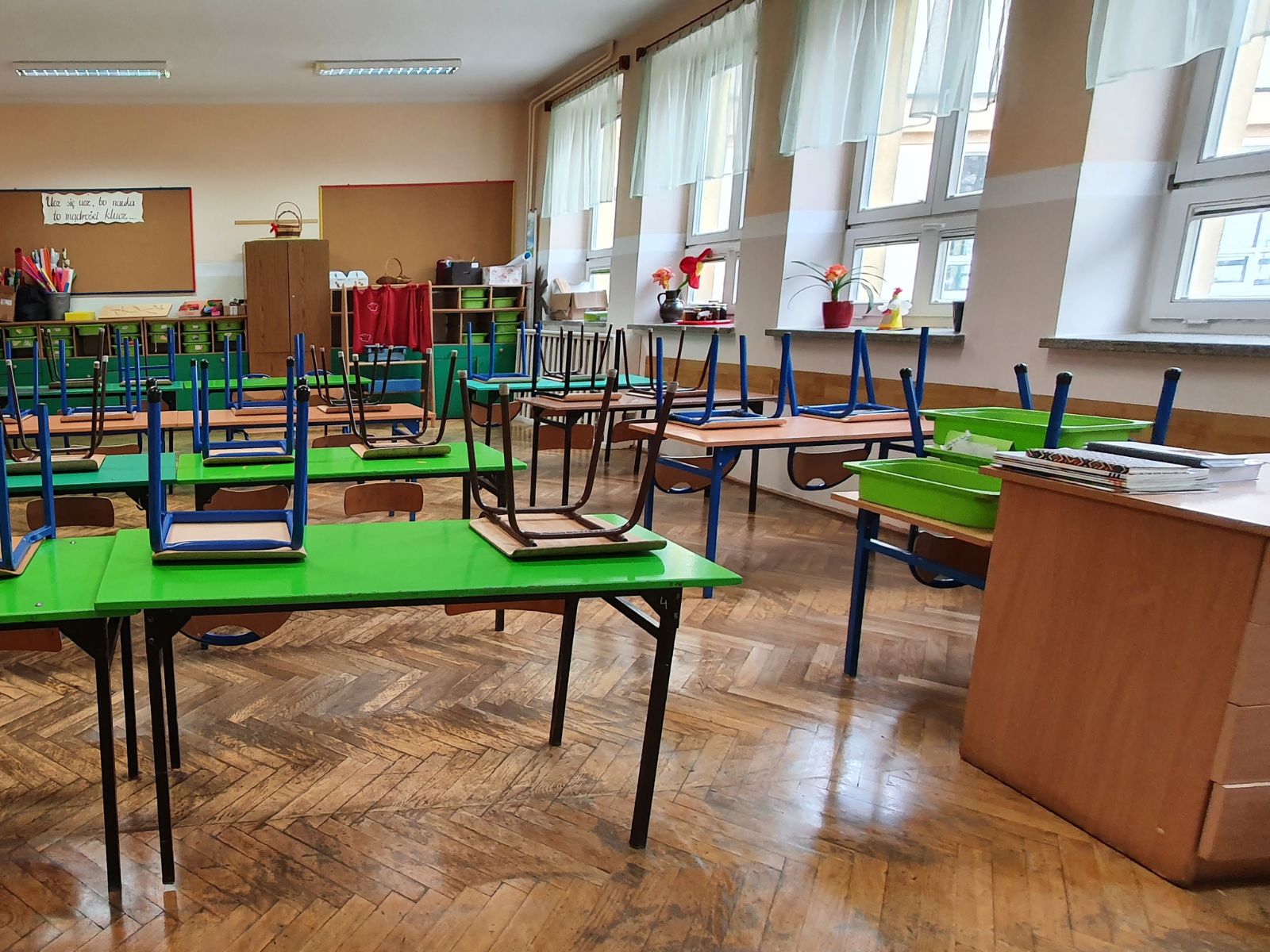 klasa w szkole przed lekcjami