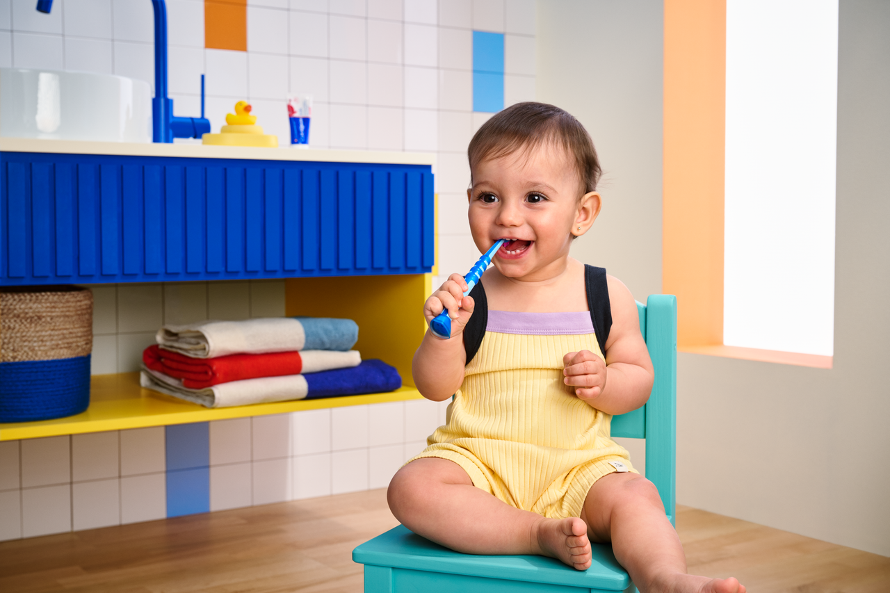 Editorial_Baby_Baby Toothbrush_Curaprox World_2024_Blue