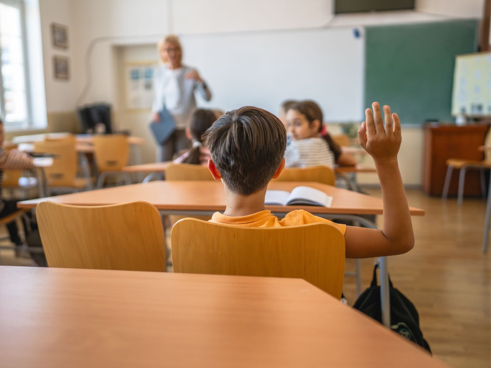 uczeń zgłasza się do odpowiedzi