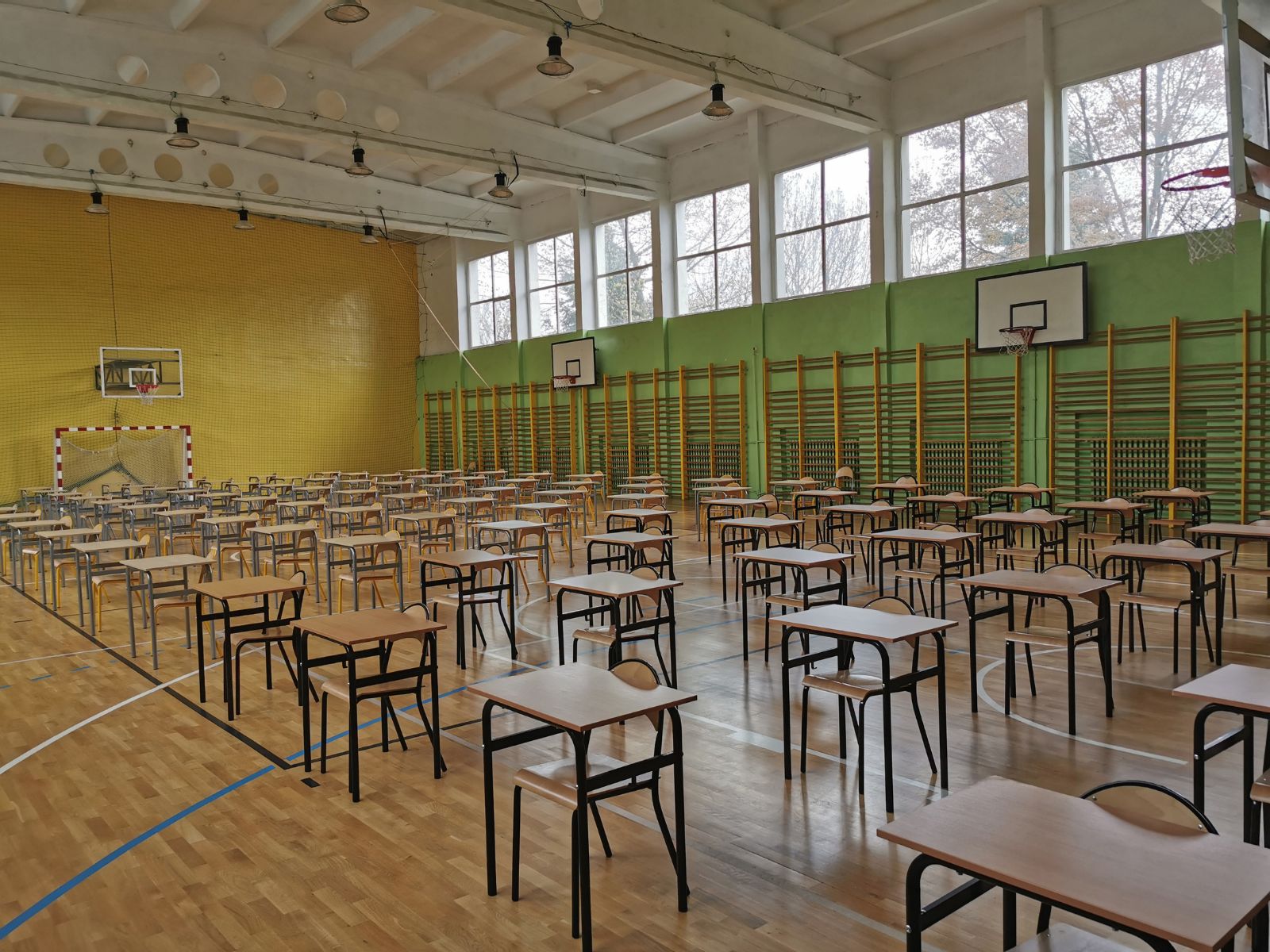 sala podczas egzaminu ósmoklasisty