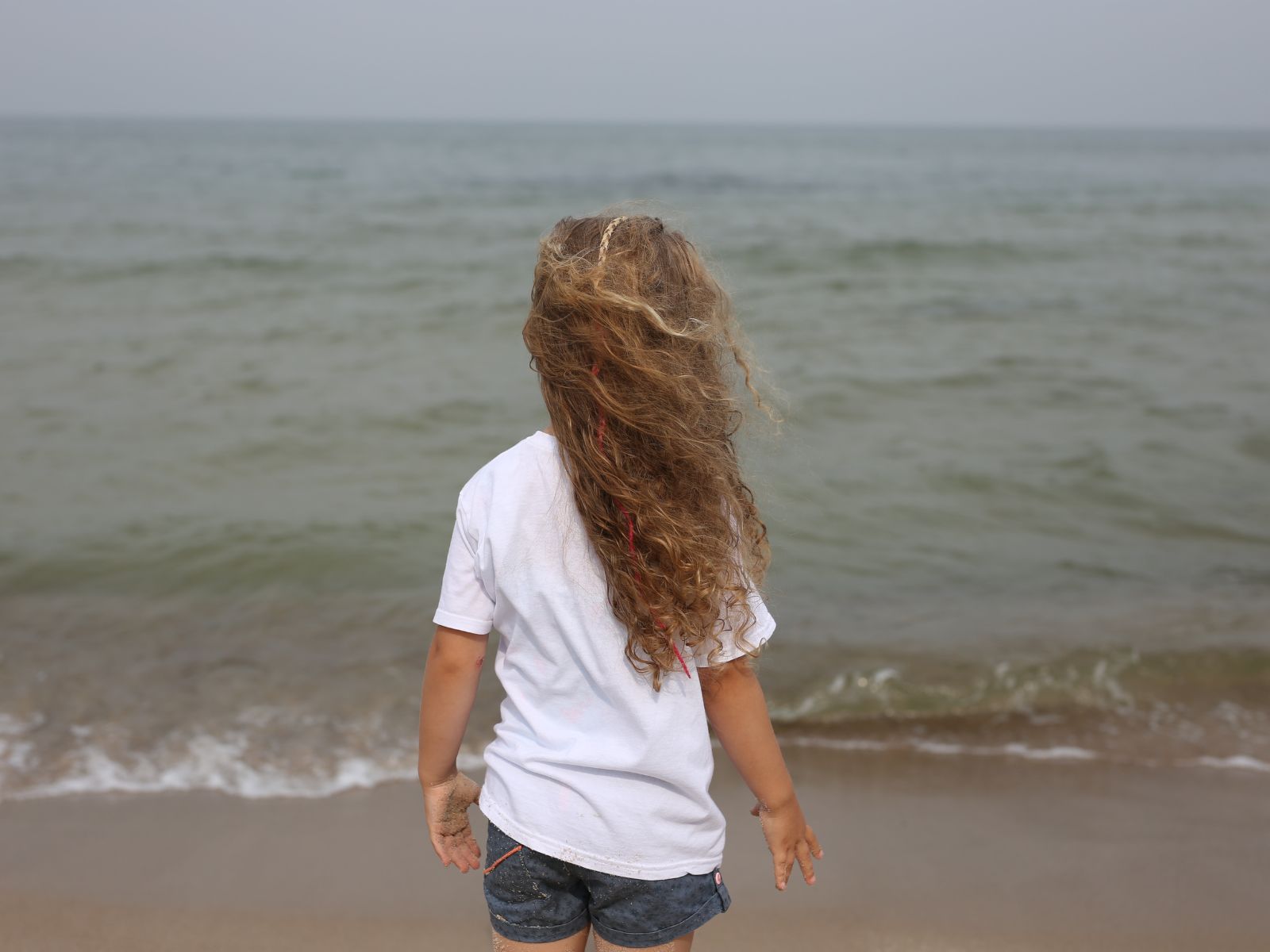 dziewczynka na plaży