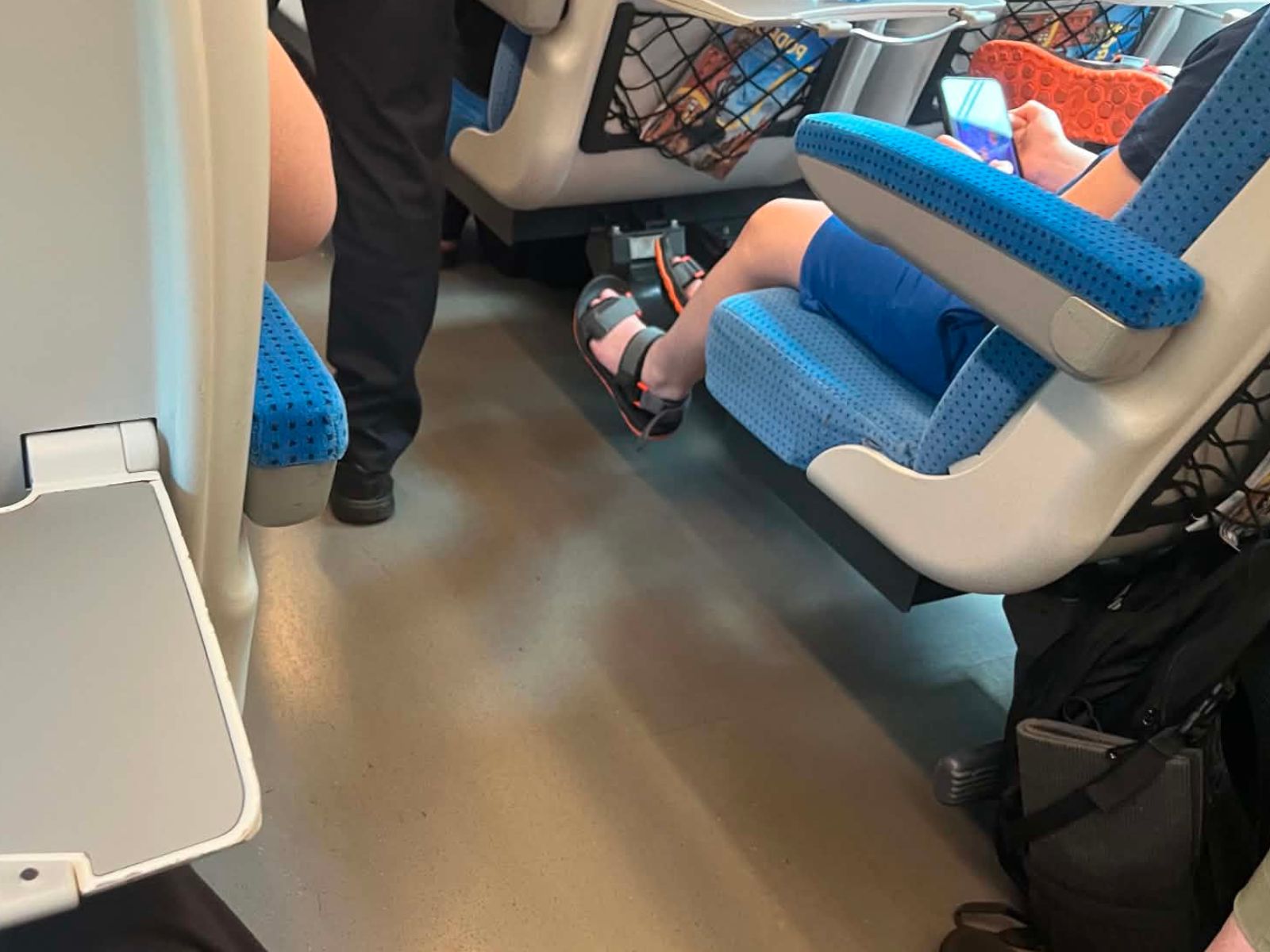 dziecko w pociągu