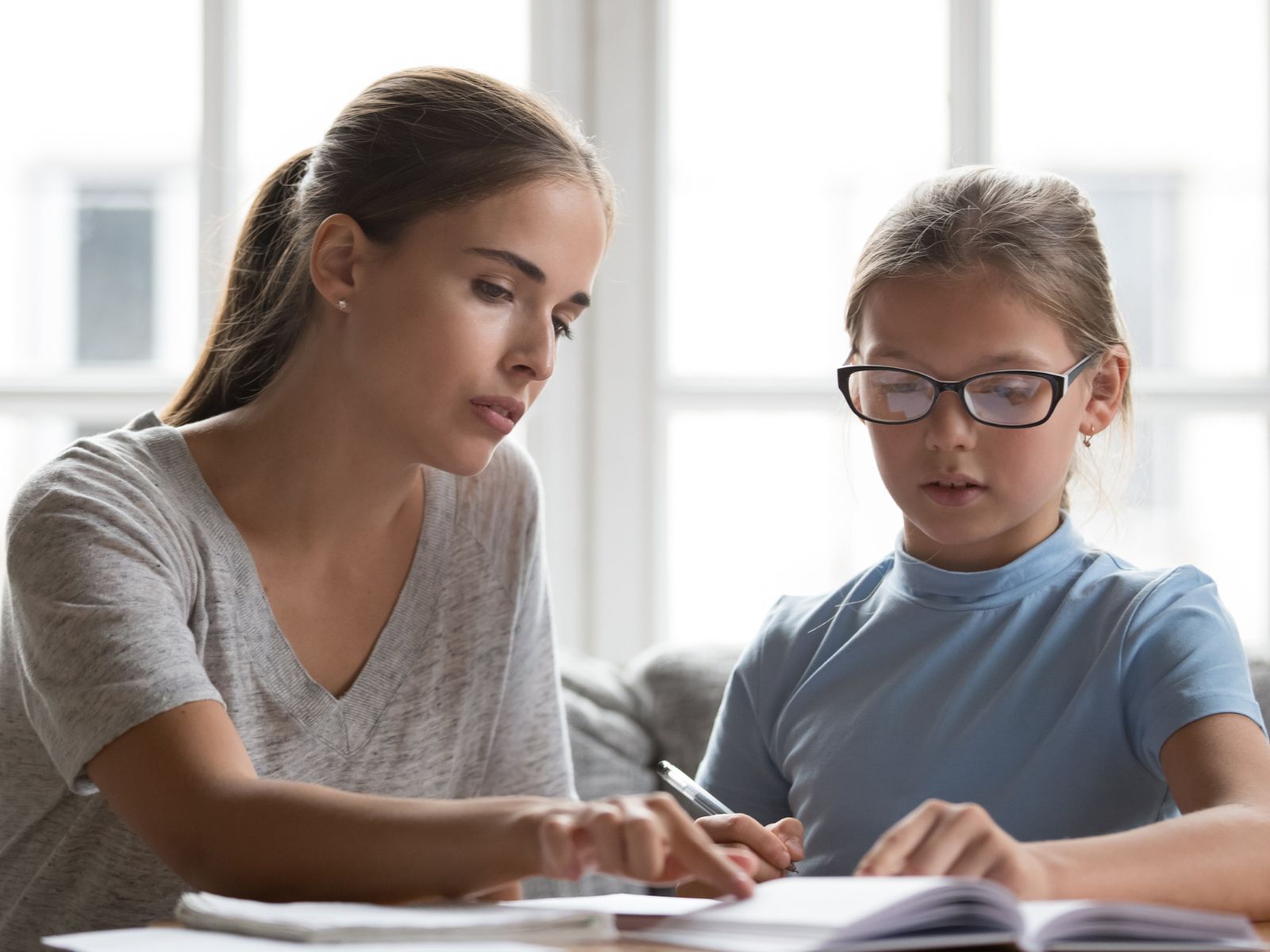 odrabianie lekcji, powtarzanie materiału edukacyjnego