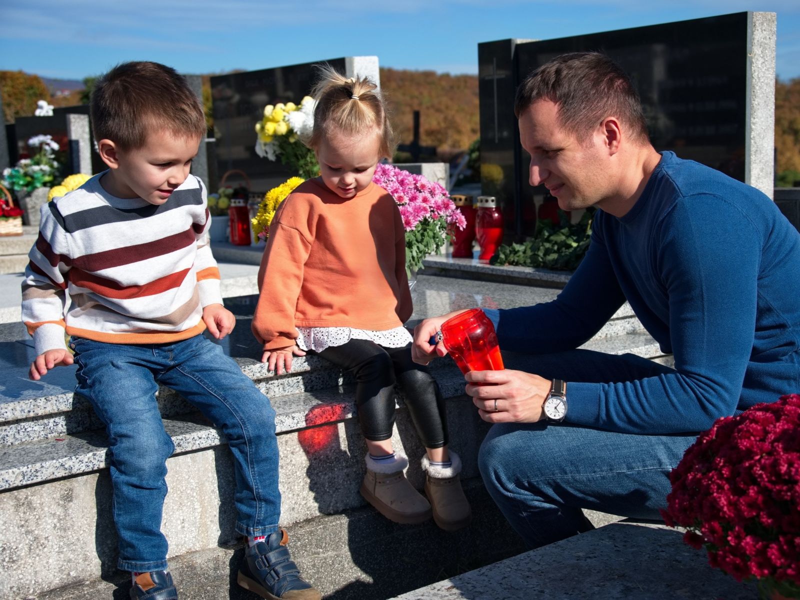 czy zabrać dziecko na cmentarz we Wszystkich Świętych