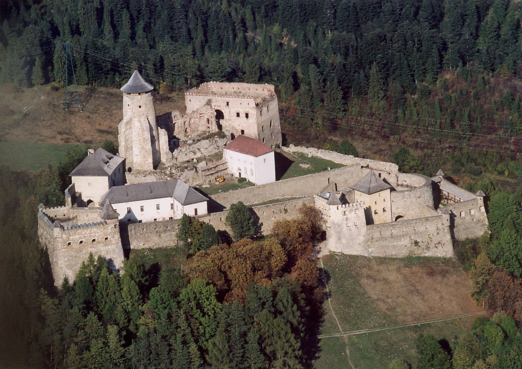 Zamek w Lubowli