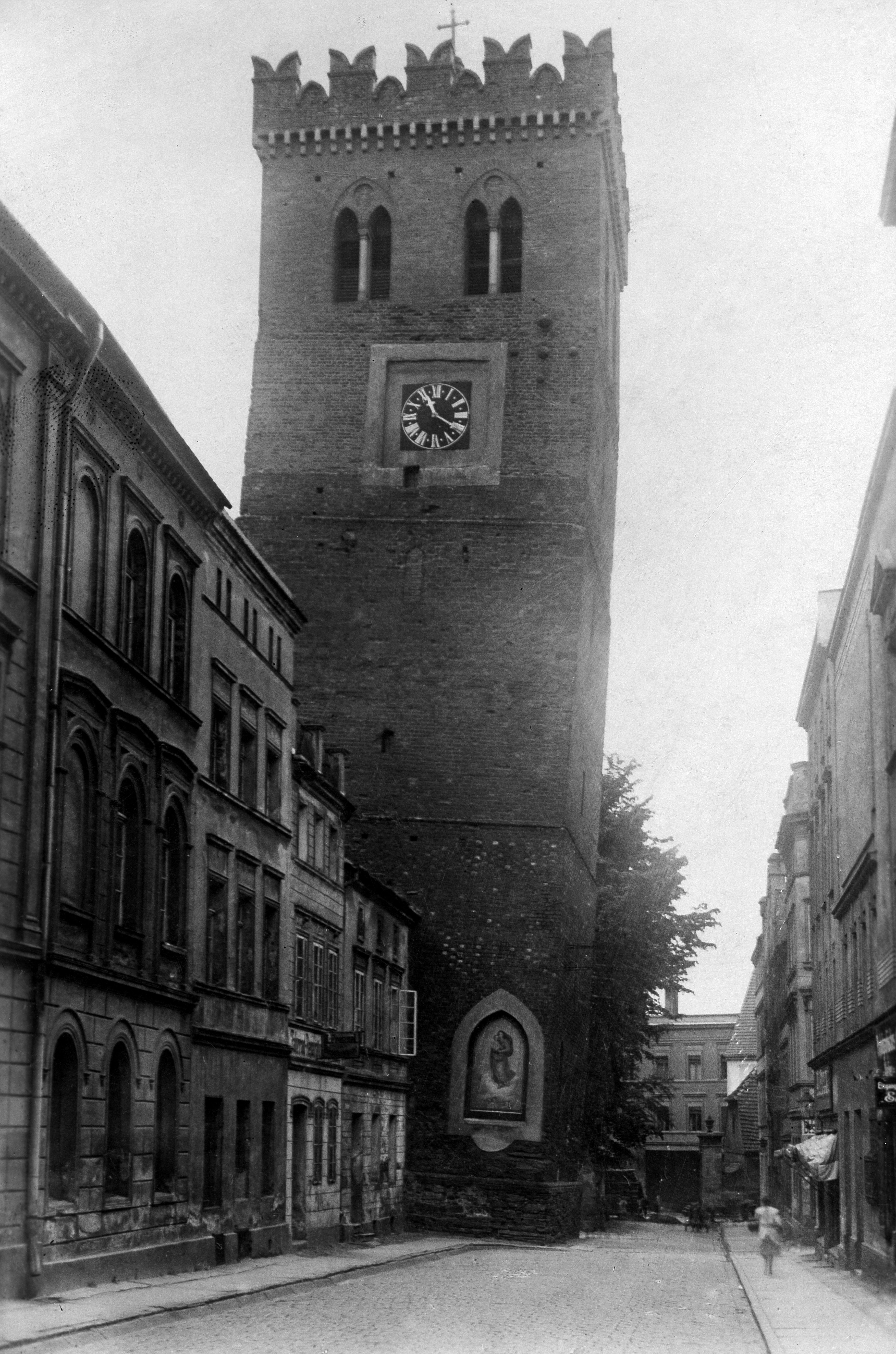 Krzywa wieża w Ząbkowicach Śląskich