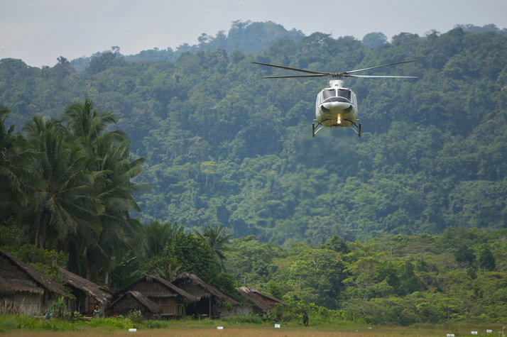 09-helicopter-arrival-714