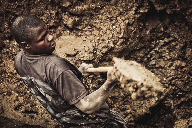 artisanal-miner-at-work
