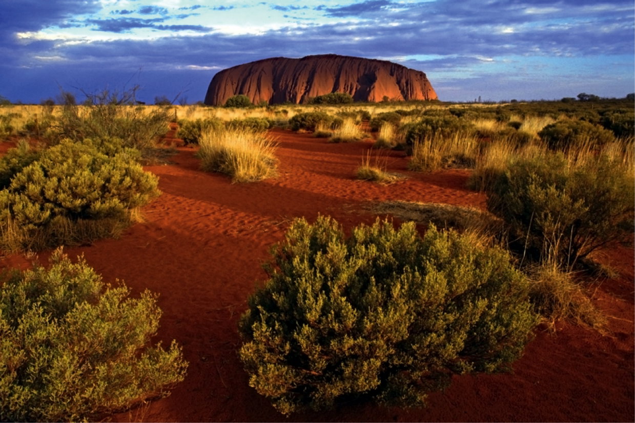 1_Uluru_bew_44894_opt