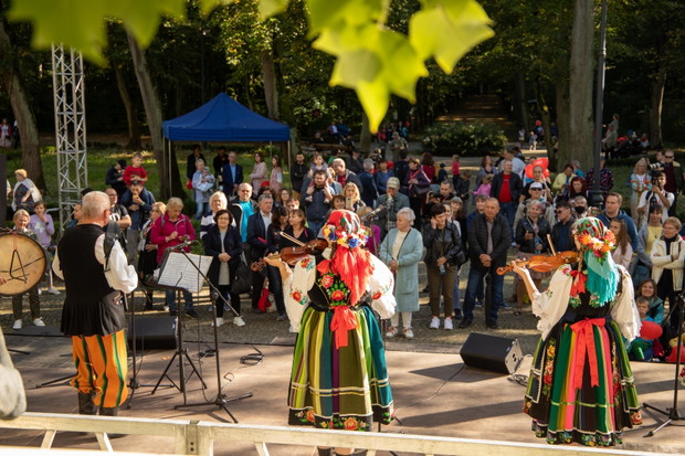 Kolorowy weekend w Otrębusach: byliśmy na otwarciu Centrum Folkloru Polskiego