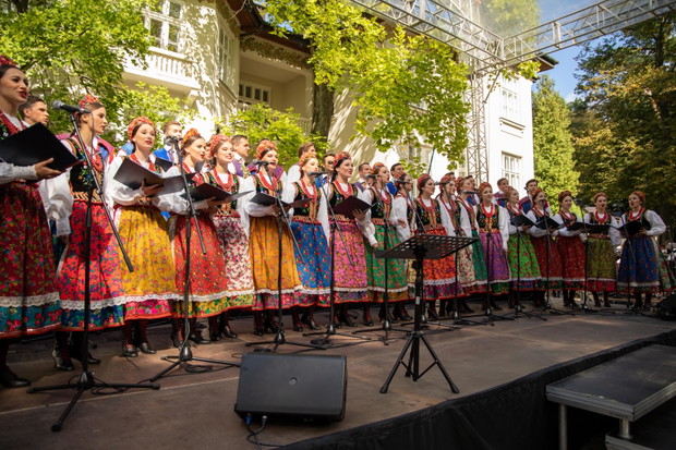 Kolorowy weekend w Otrębusach: byliśmy na otwarciu Centrum Folkloru Polskiego