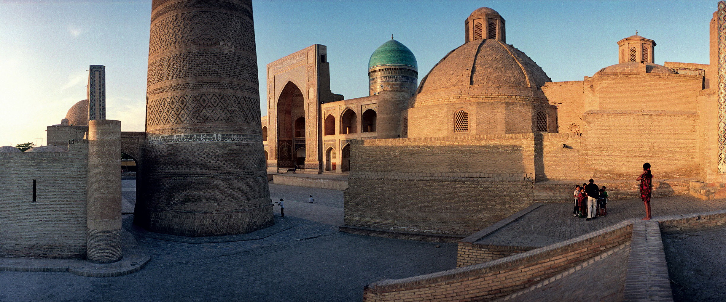 Uzbekistan_start_dobre_bew_30290