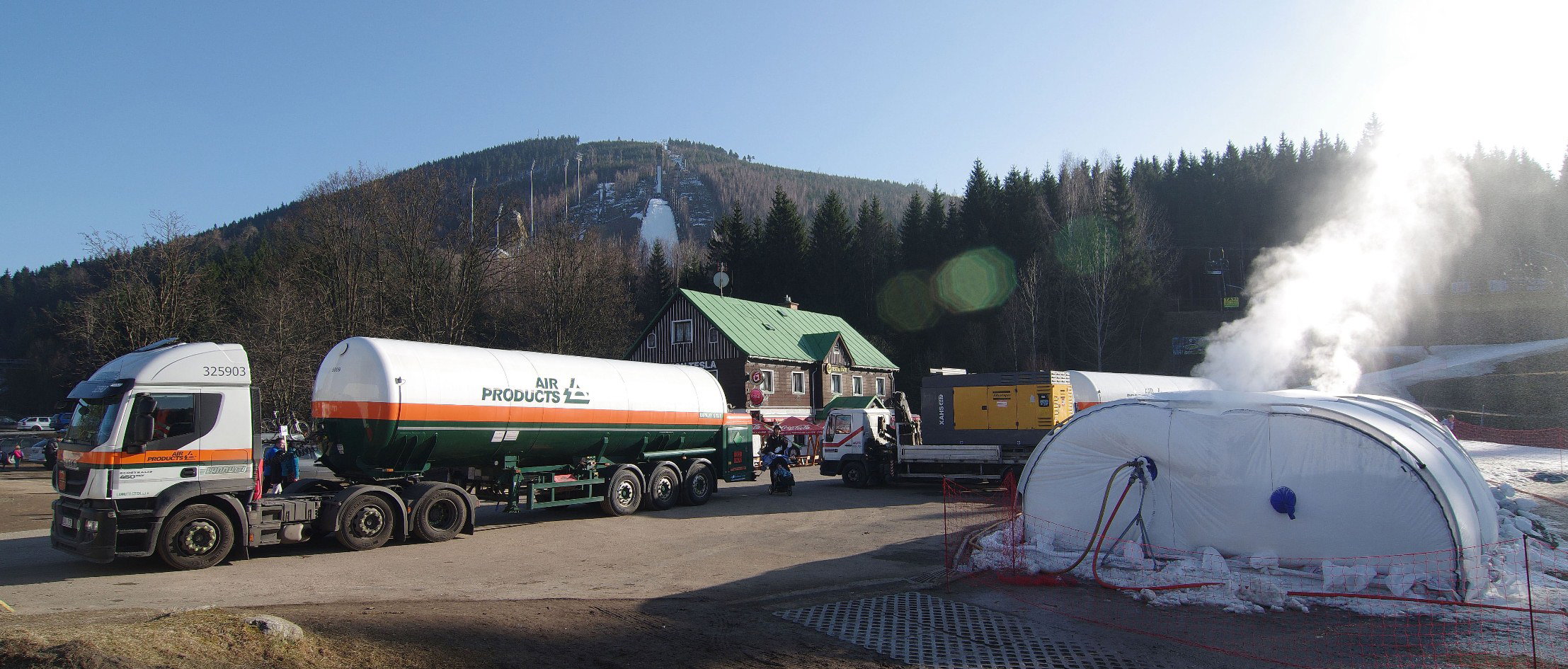 Air_Products_produkcja_sniegu_w_Harrachovie_1