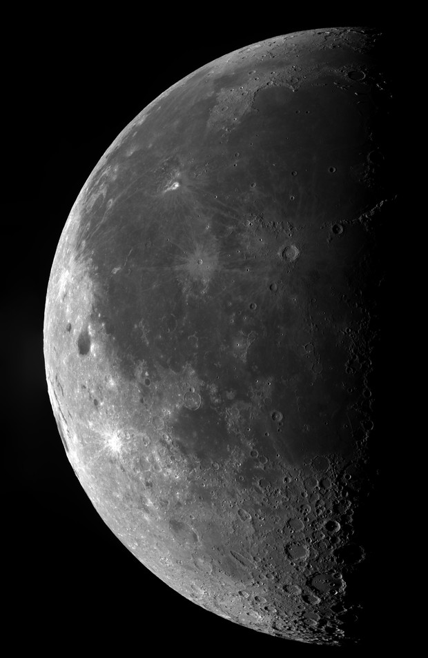 Mega Moon © Ethan Chappel