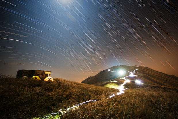 Sunset Peak Star Trail © Chap Him Wong