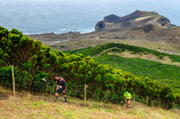 Azores Ultra Trail Triangle Adventure 2015 - Faial- w tle Vulcao dos Capelinhos- 10- fot Paulo Gabriel