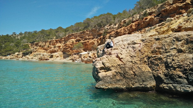 2. Cala Salada - skalista zatoczka
