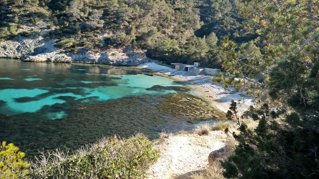 4. Cala Llentrisca - naturalna i kameralna