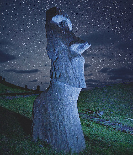 Piękne moai z Wyspy Wielkanocnej. Jak trafiło na swoje miejsce?