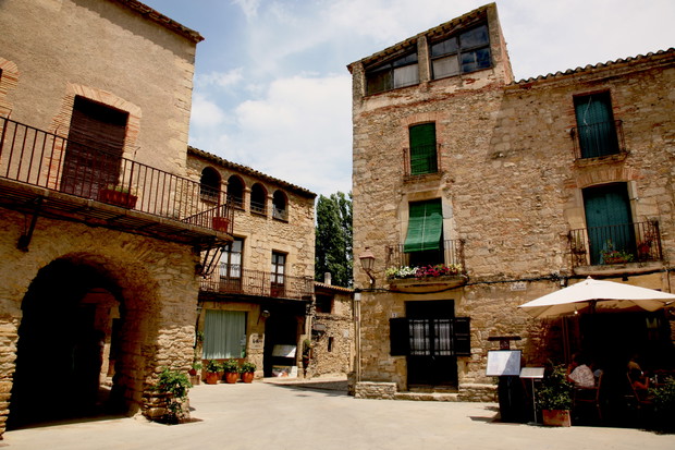 2. Peratallada