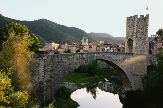 3. Besalu
