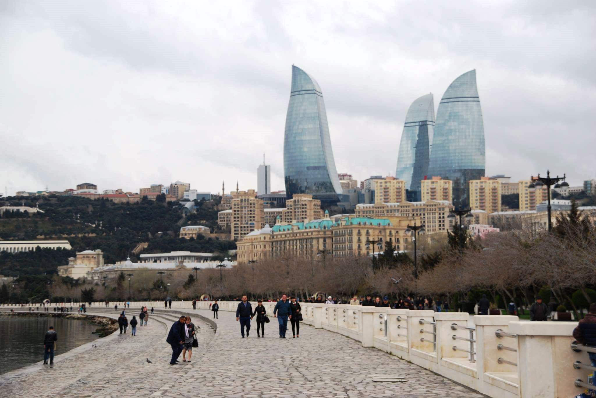 Bulwary na Morzem Kaspijskim, Baku