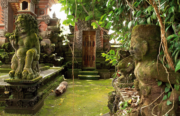 Świątyń w Ubud bronią strażnicy. Mają odstraszyć demony przed wejściem w świętą przestrzeń.