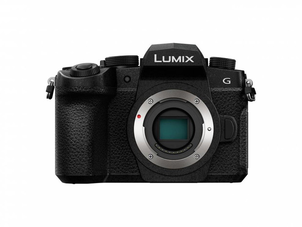 Lumix G90