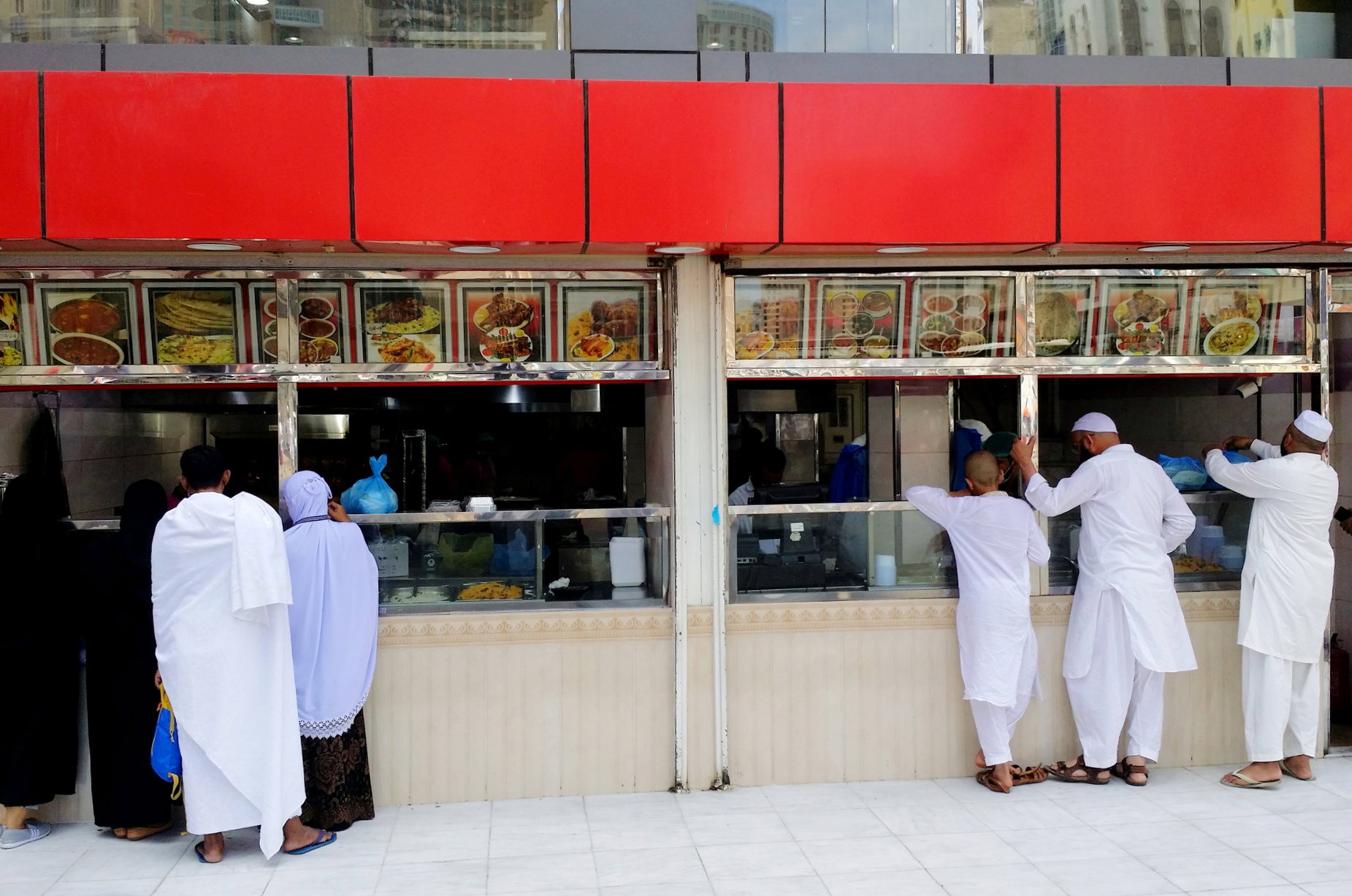 Arabia Saudyjska łagodzi zasady segregacji płciowej w restauracjach