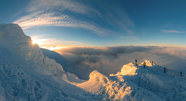 Zimowa panorama ze stoku Śnieżki