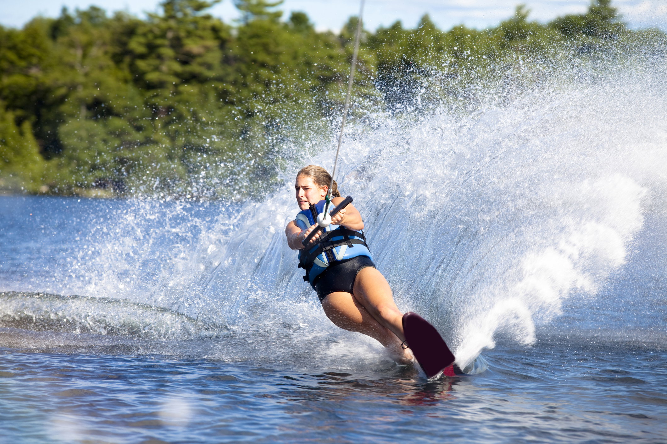 Sporty wodne – rodzaje i niezbędny sprzęt (fot. Getty Images)